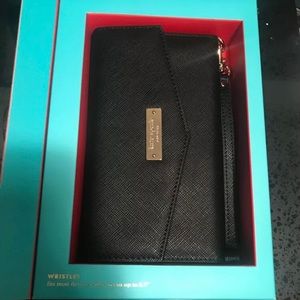 NIB Kate Spade Wristlet - Black